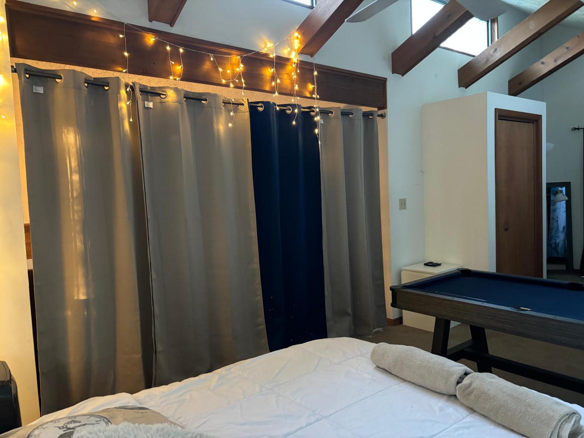 Ambiance - King Bed Cabin, Jetted-Tub & Fireplace Tobyhanna Esterno foto
