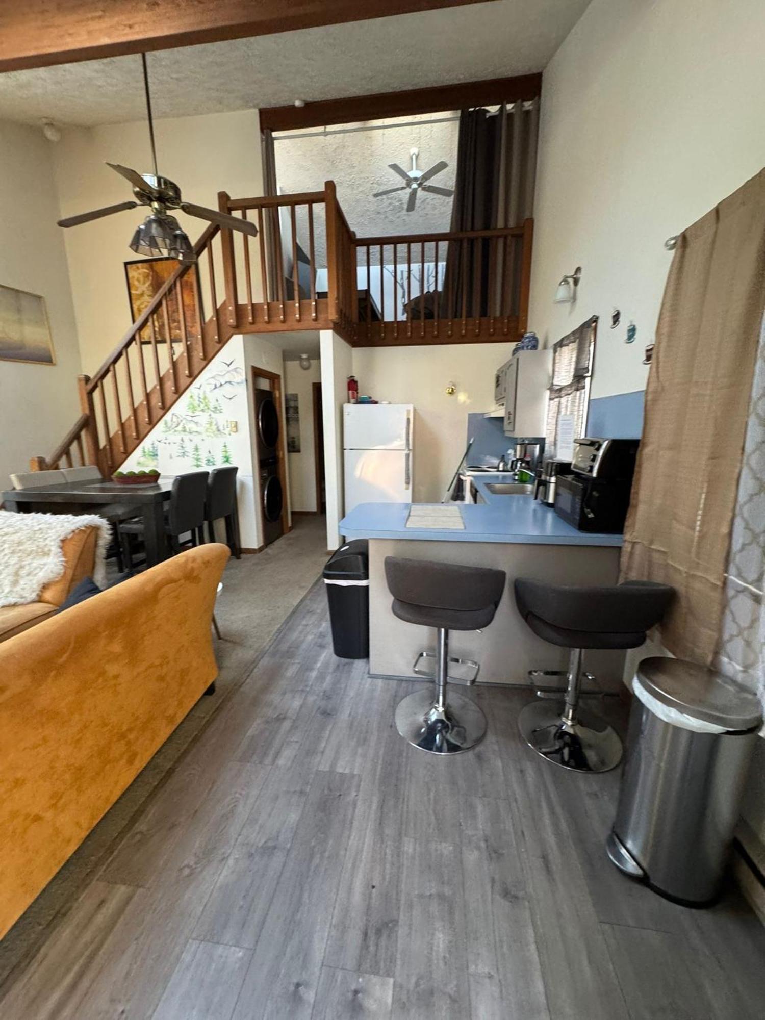 Ambiance - King Bed Cabin, Jetted-Tub & Fireplace Tobyhanna Esterno foto
