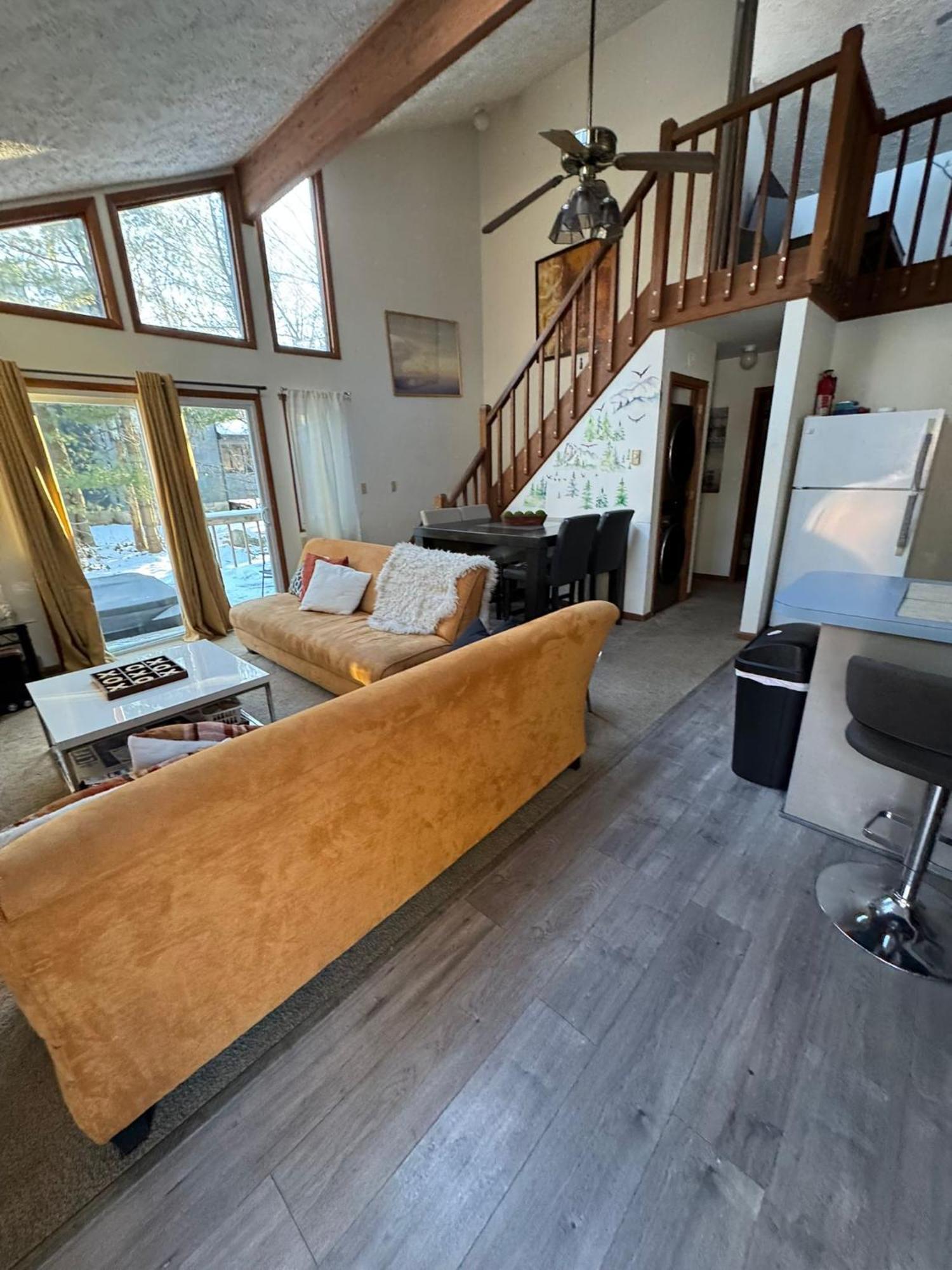 Ambiance - King Bed Cabin, Jetted-Tub & Fireplace Tobyhanna Esterno foto